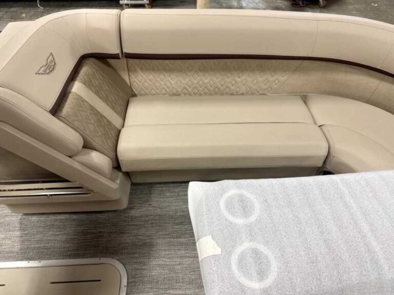 2026 Bennington 24MCSB - Center Swingback - Carbon Fiber Arch!!! US-ETWS9308J526 [photo 3]